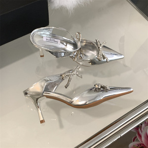 Nuevas Sandalias de Mujer Plateadas de Cuero con Pedrería y Lazo, Tipo Mule con Tacón Fino y Alto - Product Image 5