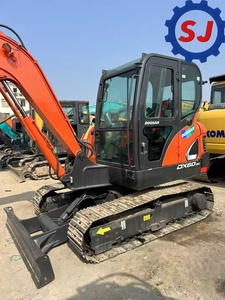 Excavadora hidráulica pequeña sobre orugas usada de alta calidad, Doosan DX60-9C, en stock y a bajo precio para la venta. - Product Image 1