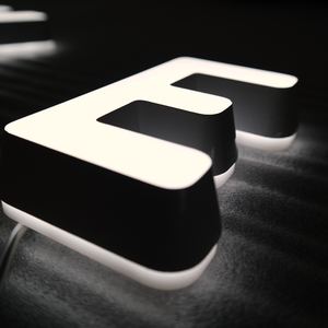 Ventilateur holographique 3D à LED pour enseignes lumineuses, avec lettres LED en acrylique blanc froid de haute qualité - Product Image 1