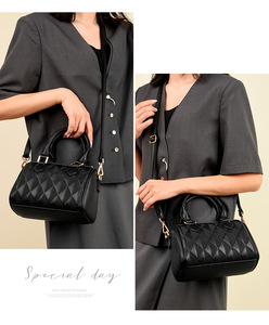 Productos al por mayor Moda Mujer Boston Bolsos Gran capacidad Patrón tejido Cross Body Bag Inspirado Diseñador Casual Tote Bolsos - Product Image 4