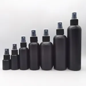 Garrafa de spray de névoa preta fosca recarregável vazia de plástico HDPE de 30 ml com tampas de spray de bomba de névoa fina com nervuras pretas