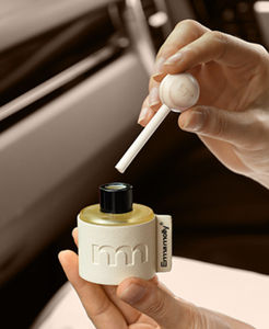 Diffuseur de parfum flottant de luxe pour voiture, ornement parfumé à l'huile essentielle pour voiture, désodorisant longue durée pour voiture - Product Image 5