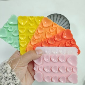 เคสโทรศัพท์ซิลิโคนรูปหัวใจแบบดูดติดด้านเดียว ดีไซน์สี่เหลี่ยมอเนกประสงค์ พร้อมแผ่นดูดติดพาวเวอร์แบงค์ด้านหลัง - Product Image 3