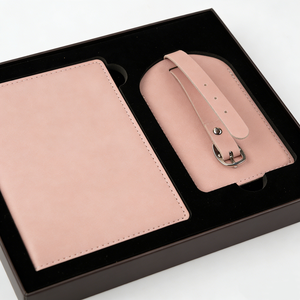 Set Regalo di Accessori da Viaggio in Pelle PU con Logo Personalizzato, Etichetta per Bagagli e Porta Passaporto con Confezione di Lusso Personalizzata - Product Image 1