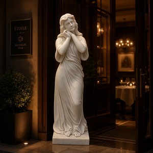 Figura Femenina Personalizada de Mármol Natural en Pose <span class=keywords><strong>Pensativa</strong></span> - Elegante Arte en Piedra con Acabado a Mano para Interiores de Lujo - Product Image 1