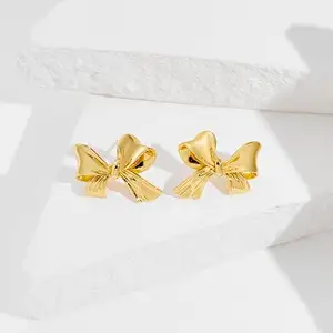 Edelstahl Einfache neue Weihnachts tropfen Mädchen 18 Karat vergoldet Ohr stecker Modeschmuck Schmetterling Bogen baumeln Ohrringe für Frauen