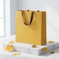 Sac cadeau en carton ivoire personnalisé, luxueux, durable et écologique, avec poignée et impression personnalisée pour les entreprises et le shopping