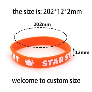 Bracelet en silicone personnalisé avec impression, souvenirs promotionnels en gros, bracelets en caoutchouc gaufrés, bracelets en silicone débossés - Product Image 3