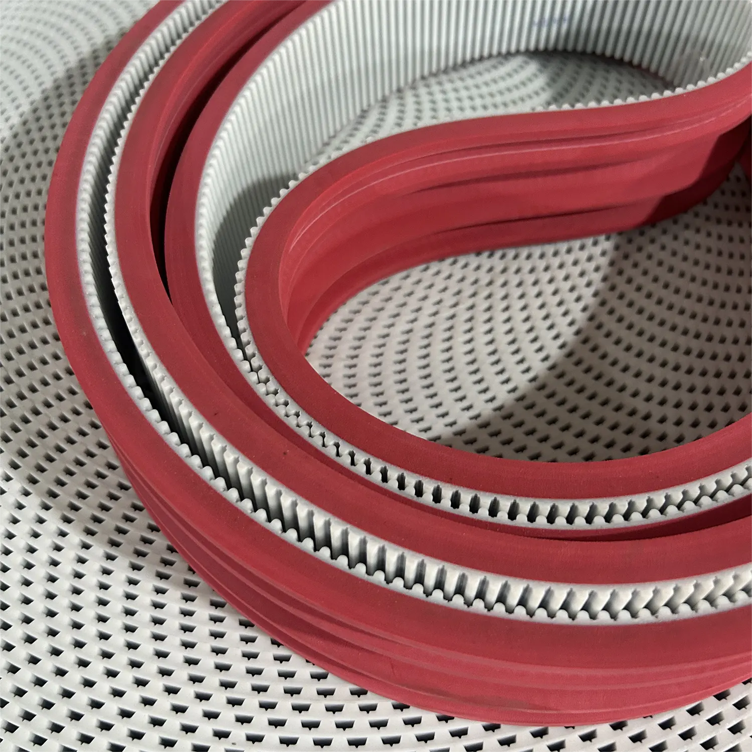 Hight quality pu coated polyurethane belt red covering jointed endless PU timing belts