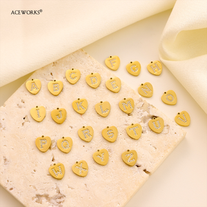 Colgante con Inicial de Corazón Pavé |   Colgante de Letra del Alfabeto en Acero Inoxidable Chapado en Oro PVD de 18K para la Creación de Joyas |   Resistente al agua y duradero - Product Image 4