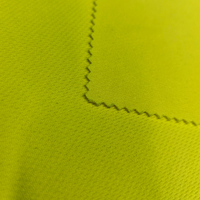 Tissu maille œillet léger 130 GSM 100 % polyester tricoté, couleur personnalisée en usine, pour vêtements de course et polos