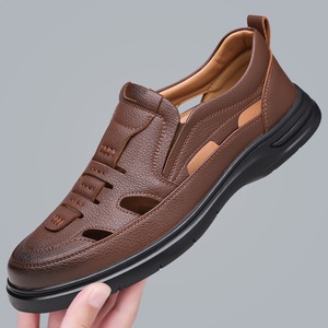 Sandalias de cuero huecas de verano para hombre, zapatos transpirables con orificios, sandalias de punta cerrada con suela suave para exteriores - Product Image 3