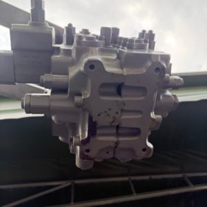   Vanne de commande principale EC200B EC210B Assy VOE14576336 14576336 Distributeur hydraulique Toshiba UX28-86 Pièce d'origine pour excavatrice - Product Image 4