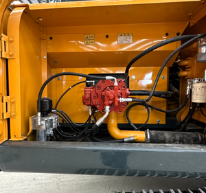 Excavatrice sur chenilles Hyundai 330LC-9T d'occasion, équipement de construction avec pompe hydraulique Kawasaki - Product Image 6