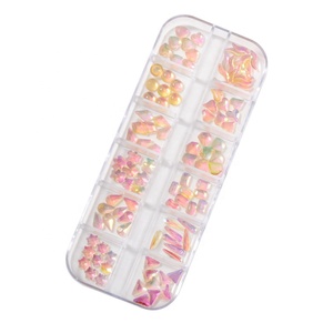 Strass à ongles en résine à dos plat, paillettes de couleur brillantes, vente en gros, 12 emplacements - Product Image 6