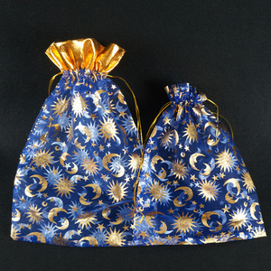 Vente en gros de sachets créatifs en <span class=keywords><strong>organza</strong></span> pour bijoux avec ouverture estampée en or Cadeaux de Noël pour bijoux sacs de bonbons - Product Image 1