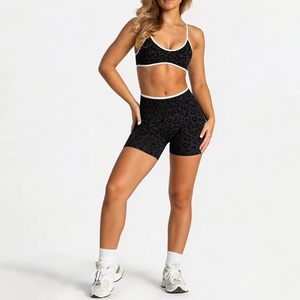 Ensemble 2 pièces soutien-gorge <span class=keywords><strong>de</strong></span> <span class=keywords><strong>sport</strong></span> et short imprimé léopard pour femme, col en U, bordure contrastante, rembourré, taille haute, effet push-up, tenue <span class=keywords><strong>de</strong></span> <span class=keywords><strong>sport</strong></span> - Product Image 5