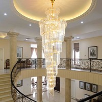 Lustre en cristal K9 en spirale extra large de luxe moderne, éclairage multi-niveaux doré pour hall d'hôtel, villa, escalier