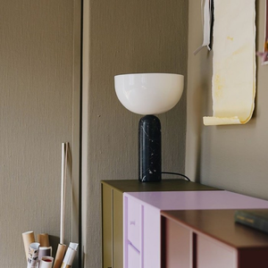 La Lámpara de Mesa Kizu Marble es una Moderna Lámpara de Mesa que le Brinda la Sensación de Estar Iluminada con Luces Cálidas - Product Image 2