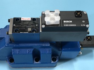 0811404405 4WRL25V370M-3X/G24Z4/M วาล์วควบคุมทิศทางแบบสัดส่วนความถี่สูงที่ทำงานโดยไพลอต มีสินค้าในสต็อก - Product Image 4
