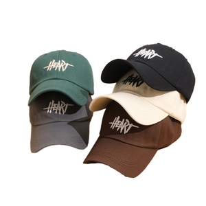 Vente en gros de casquettes de baseball tendance pour femmes et hommes avec logo personnalisé et broderie par sublimation en tissu à bord incurvé - Product Image 6