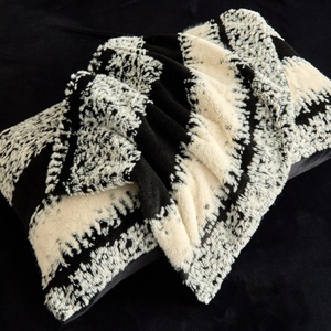 Juego de Ropa de Cama de Invierno de Cuatro Piezas, Lujoso y Cálido, con Sábanas de Franela y Forro Polar Coral, Funda de Edredón Resistente al Agua, Color Sólido - Product Image 4
