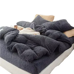 Juego <span class=keywords><strong>de</strong></span> Sábanas <span class=keywords><strong>de</strong></span> Felpa Gris para Hotel, Fabricadas en Poliéster Afelpado, Suaves y Acogedoras, con <span class=keywords><strong>Funda</strong></span> <span class=keywords><strong>de</strong></span> Almohada <span class=keywords><strong>de</strong></span> Terciopelo, Tamaño King - Product Image 1