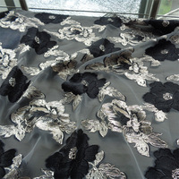 Tissu Organza Jacquard Métallique Floral 3D en Gros, Tissu Organza Imprimé Brocart Fil Doré Argenté pour Vêtements et Textiles