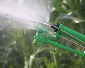 Arroseur de jardin rotatif <span class=keywords><strong>automatique</strong></span> à 360 degrés Pistolet de pulvérisation à <span class=keywords><strong>turbine</strong></span> à bascule haute pression pour l'irrigation de l'eau Tuyau de numéro de modèle - Product Image 2