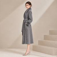 Manteau long en mélange de laine pour femme avec garniture en fausse fourrure, ceinture, manches longues, couleur unie, vêtement d'extérieur élégant pour l'hiver