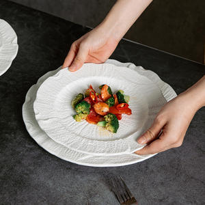 Assiette à dîner ronde en céramique Purée givrée Pâtes Fruits <span class=keywords><strong>de</strong></span> <span class=keywords><strong>mer</strong></span> Dessert Salade <span class=keywords><strong>de</strong></span> fruits Gâteau <span class=keywords><strong>Plateau</strong></span> <span class=keywords><strong>de</strong></span> service <span class=keywords><strong>Plateau</strong></span> d'exposition Vaisselle <span class=keywords><strong>de</strong></span> restaurant - Product Image 4