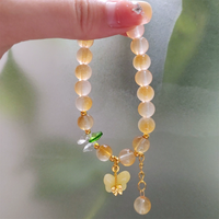 Bracelet Chaîne et Maillons Papillon Ombré Dégradé avec Perles de Jade Dorées Fait Main Tendance pour Filles et Femmes – Cadeau Idéal