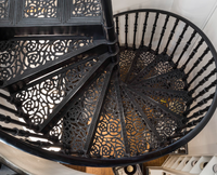 Escalier en colimaçon à double hélice avec deux rampes pour villas de luxe de grande envergure ou halls commerciaux