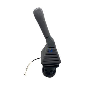 高品质挖掘机液压控制手柄 2420-9517 左右控制器操纵杆适用于斗山现代 DH220-5 DH300-5 - Product Image 1