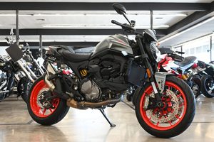 Moto sportive naked 937cc <span class=keywords><strong>2022</strong></span>, cadre léger, aides au pilotage avancées - Product Image 2