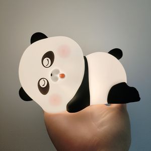 Linda Lámpara Nocturna LED de Panda, Lámpara Infantil de Silicona Suave, Lámpara de Noche Recargable por USB con Cambio Automático de Color - Product Image 2