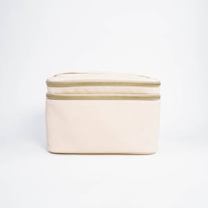 Estuche de cosméticos con cremallera Beige de fábrica ISO BSCI, cajas de almacenamiento portátiles de cuero PU de gran capacidad, bolsa de maquillaje para uso en exteriores - Product Image 1