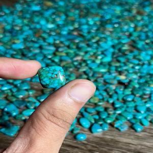 Meilleure qualité naturelle Arizona Turquoise pierres précieuses coussin fantaisie coupe correspondant paires boucles d'oreilles disponibles pour la fabrication de bijoux - Product Image 1