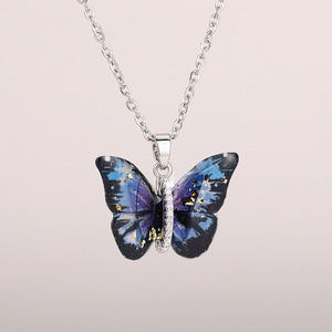 Ciondolo a farfalla in argento 925 rodiato con intarsio di strass per l'uso quotidiano da donna, stile romantico - Product Image 1