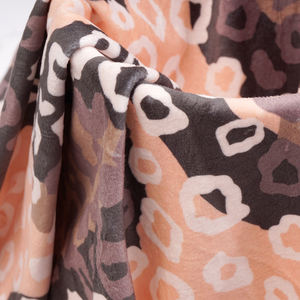 Chine usine pas de quantité minimale de commande impression numérique Anti-pilule Minky Squish tissu en peluche pour bébé Swaddle couverture enfants vêtements - Product Image 2