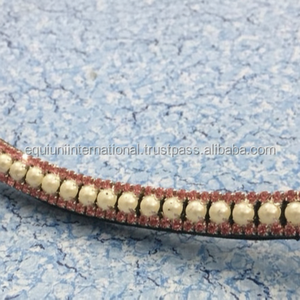 Banda Frontal para Caballo de Cuero con Tres Hileras de Perlas de Cristal Rosa y Cierre de Botón a Presión, Elegante Accesorio para Montar a Caballo - Product Image 1