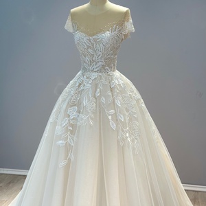 Vestido de Novia de Alta Costura Hecho a Mano con Diseño Elegante y Lujoso, Encaje Floral con Pedrería, Estilo Vintage, Princesa TNBPno25 - Product Image 1