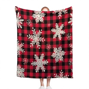 Couverture tricotée douce à carreaux rouges et noirs motif flocon de neige de Noël pour la maison, le bureau et les voyages - Product Image 1