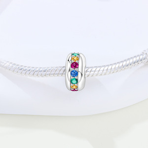 Pulsera de cuentas de cobre blanco - colgante con tope de goma y piedras de colores, un accesorio personalizado apto tanto para hombres como para mujeres - Product Image 2