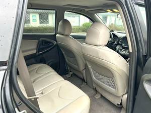 Toyota <span class=keywords><strong>RAV4</strong></span> <span class=keywords><strong>2.0</strong></span> Luxury Upgrade Auto del 2010, SUV Compatto Giapponese Usato, Caratteristiche Migliorate e Prestazioni Affidabili, Ottima Scelta per la Famiglia - Product Image 3