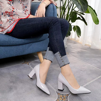 Vente en gros de talons hauts tendance 2024, vente en gros de talons pour femmes de couleur unie de style africain pour femmes