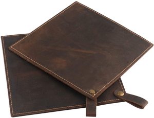Tappetino per pentole calde in pelle a doppio strato Wellhouse in pelle rustica fatta a mano - Product Image 1