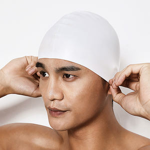 Casquette de natation en silicone imperméable avec logo personnalisé, casquette de sport personnalisée en <span class=keywords><strong>caoutchouc</strong></span> avec protection des oreilles, casquettes de natation avec impression unique - Product Image 2