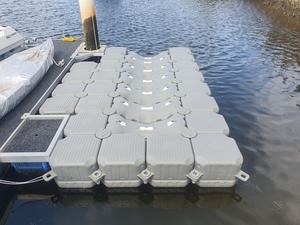 Plataforma Flotante Modular de HDPE con Rampa para Moto Acuática, Cubos de Pontón Flotantes Encajables para Marina y Embarcaciones - Product Image 3