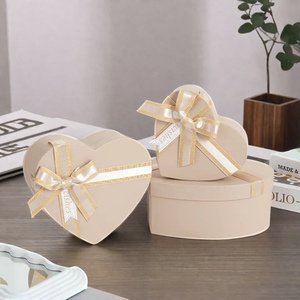 Nhà Máy Các Tông Hộp Quà Tặng Thiết Lập Hình Trái Tim <span class=keywords><strong>Bow</strong></span> Trang Trí Dập Nổi Lớp Phủ UV Cho Kinh Doanh Siêu Thị Bìa Hộp Sinh Nhật - Product Image 3